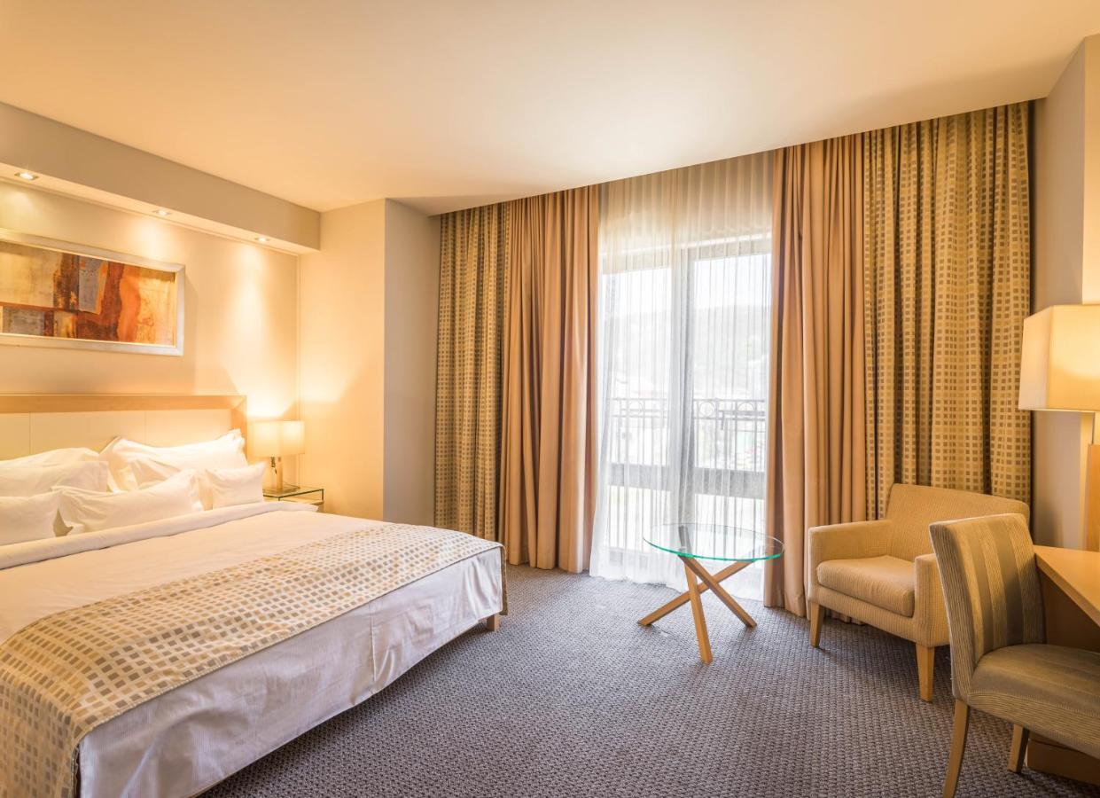 Hotel Rogge Решица Экстерьер фото