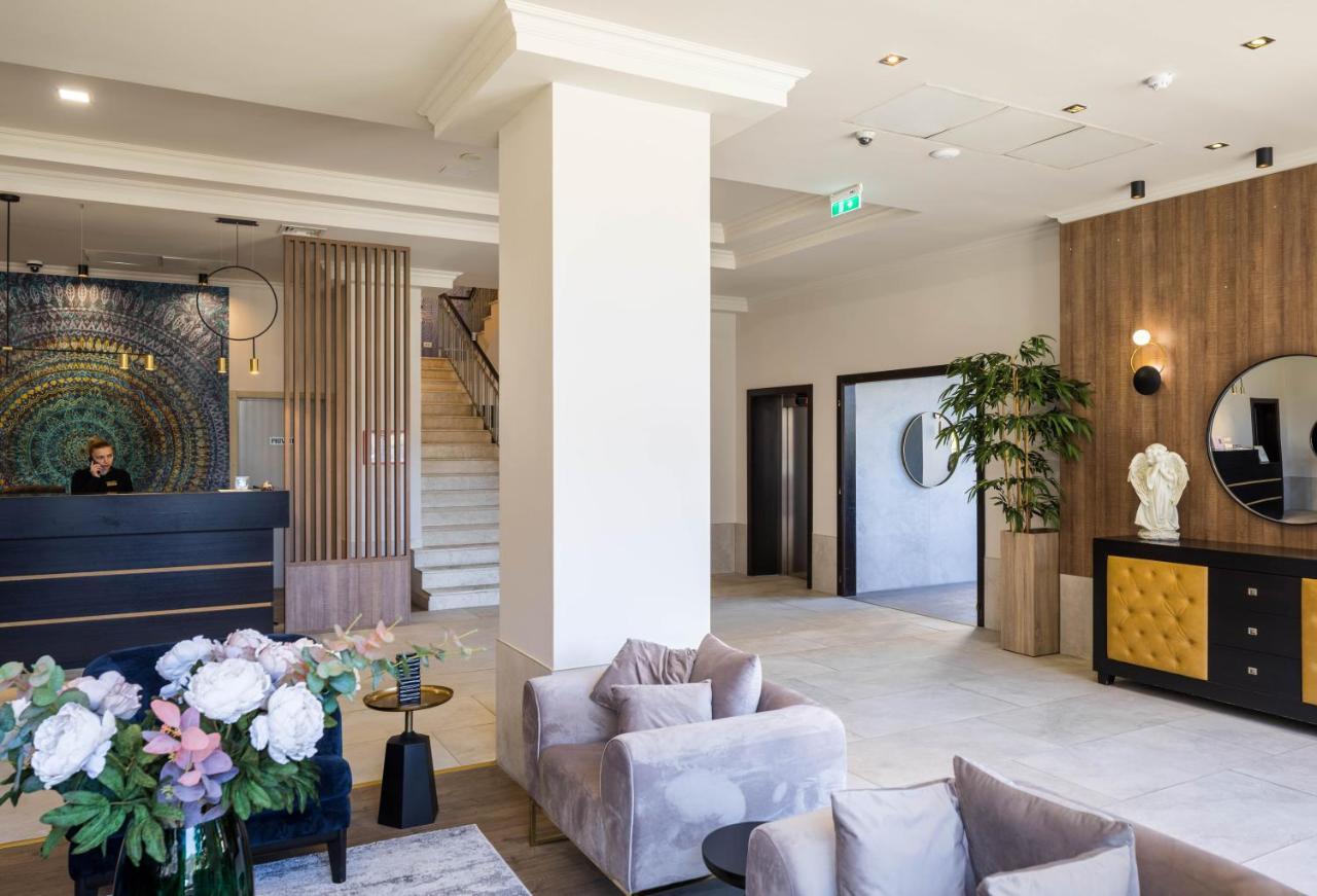 Hotel Rogge Решица Экстерьер фото