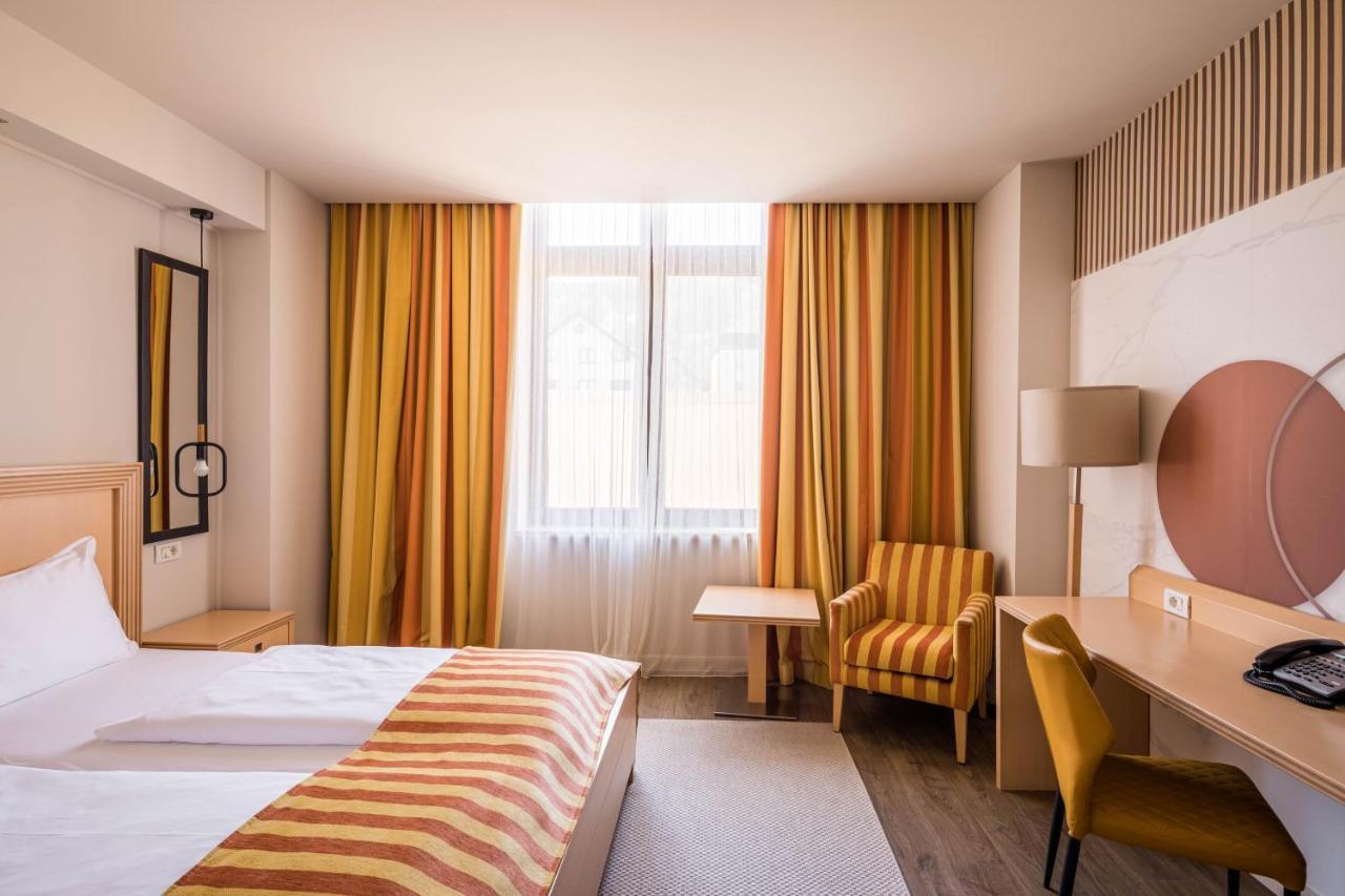 Hotel Rogge Решица Экстерьер фото