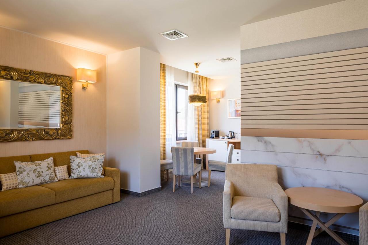 Hotel Rogge Решица Экстерьер фото