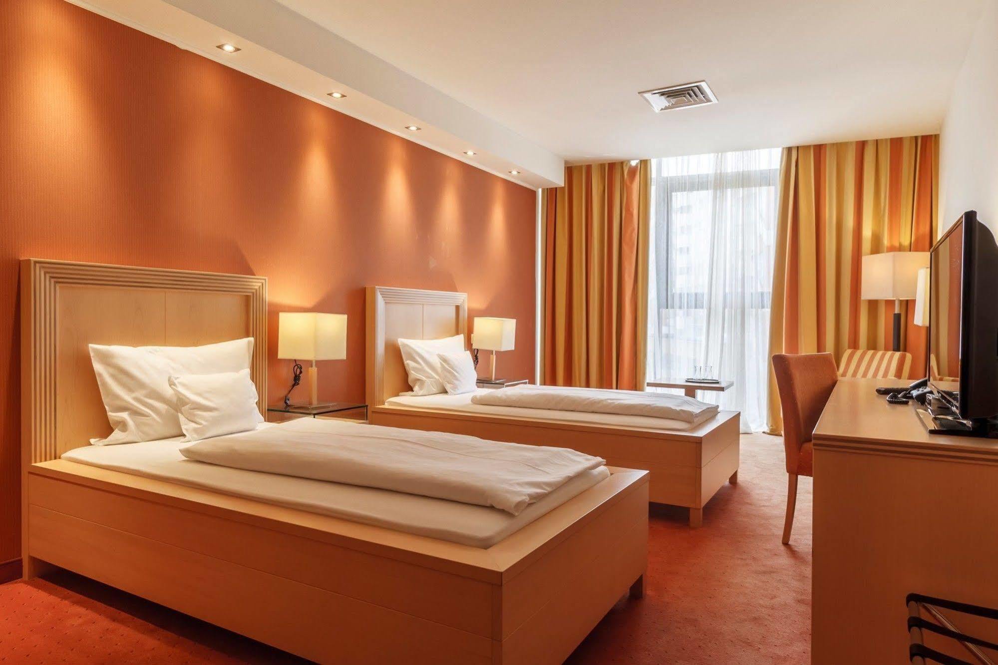 Hotel Rogge Решица Экстерьер фото