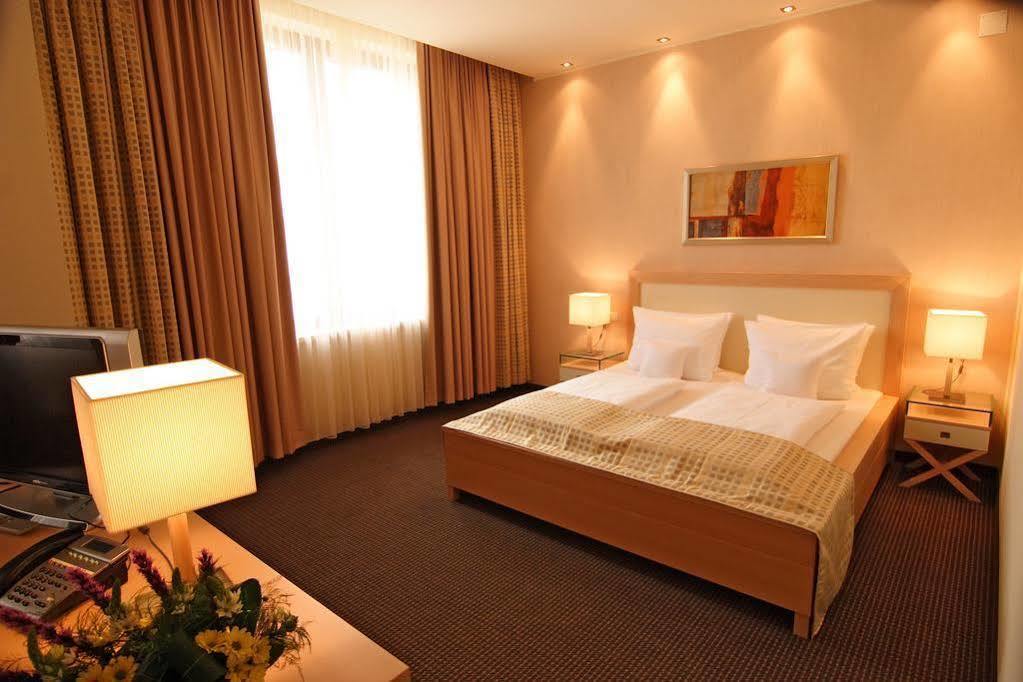Hotel Rogge Решица Экстерьер фото