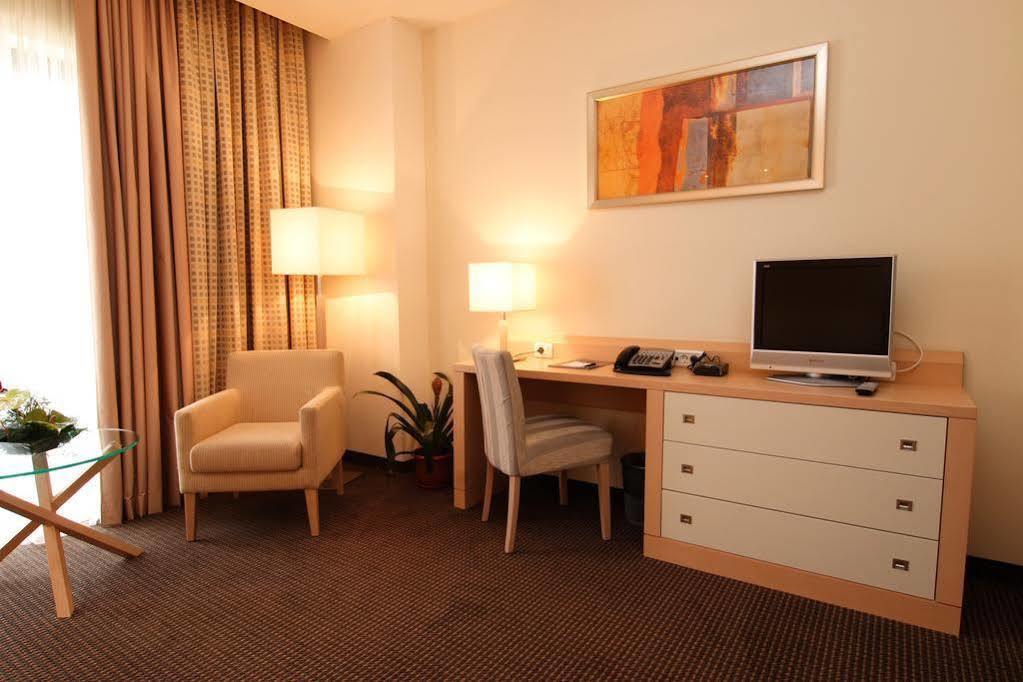 Hotel Rogge Решица Экстерьер фото